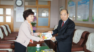 청양군 교육삼락회, 학생들을 위한 예절교육·도서기증