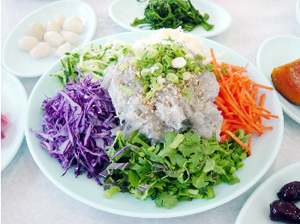 입 가득 봄에만 맛 볼 수 있는 실치회