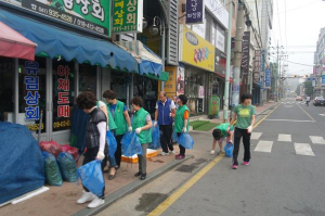 보령 대천1동새마을지도자협의회, 보령머드축제 거리퍼레이드 구간 대청소