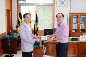 재능기부 자원봉사자, 수세미 300여개 손수 만들어 기부
