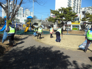 신관동주민자치위원회, 새봄맞이 대청소 실시