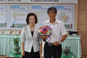 청양교육지원청, 2015년 6월말 퇴직자 송공패 전달