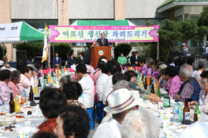 비봉면새마을남여지도자 어르신 생신상 차려드리기 행사