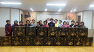 “한지로 반닫이장 멋지게 만들었어요”