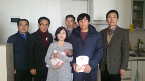 나누리장학문화재단, 출생기념통장 전달