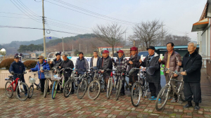 “자전거에 건강을 싣고 달려보세요”
