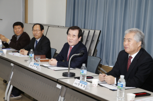 김지철 교육감, 천안학교급식지원센터 현장 방문
