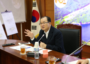 이석화 청양군수, 2017年度 豫算案 提出에 즈음한 郡政演說