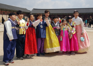 수정초, 다문화 학생 동아리, 한복 입고 고궁 탐방