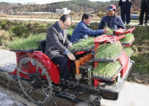 이석화 청양군수, 틈새 전략작목 영농현장 방문 격려
