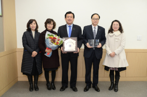 공주시 시립도서관, 제50회 한국도서관상 수상
