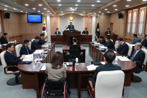 제8대 홍성군의회, 첫 군정질문 실시