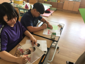 친구사랑 서로의 얼굴 그려주기 행사