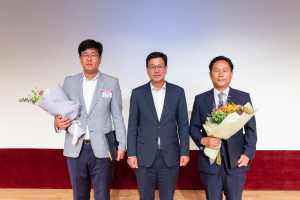 김수동씨, 모범공무원 표창수당 장학금 기부 