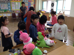 청송초, 세 학교가 함께 알뜰장터·직업체험을 했어요!