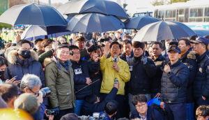 양승조 “아산에 임시집무실 마련” 민심진화