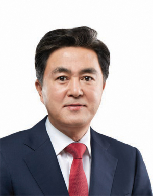 김태흠 